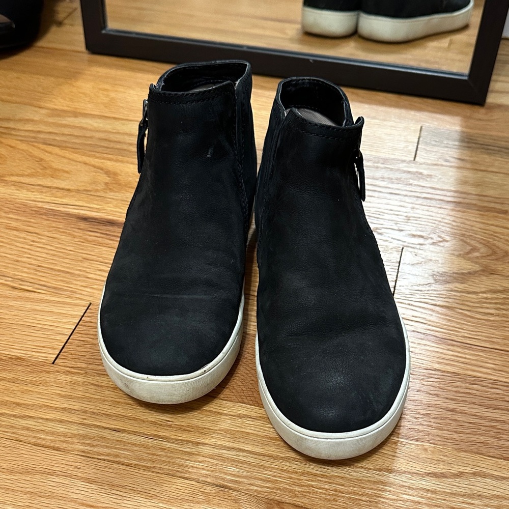 Naturalizer Black High-Top Sneakers